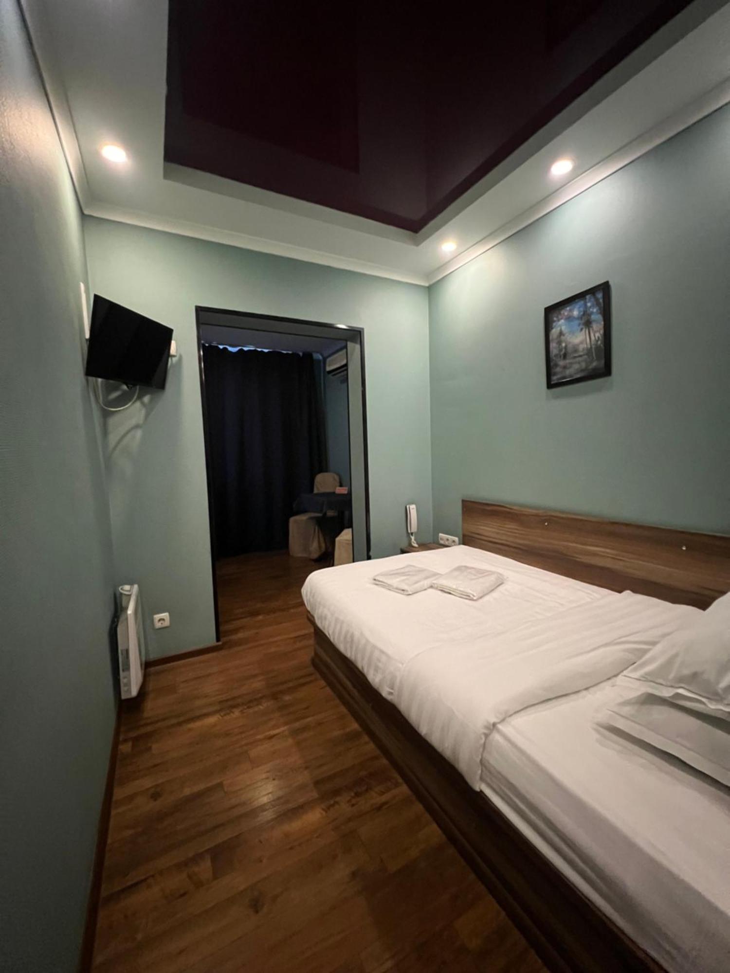 Salut Hotel Bisjkek Eksteriør bilde