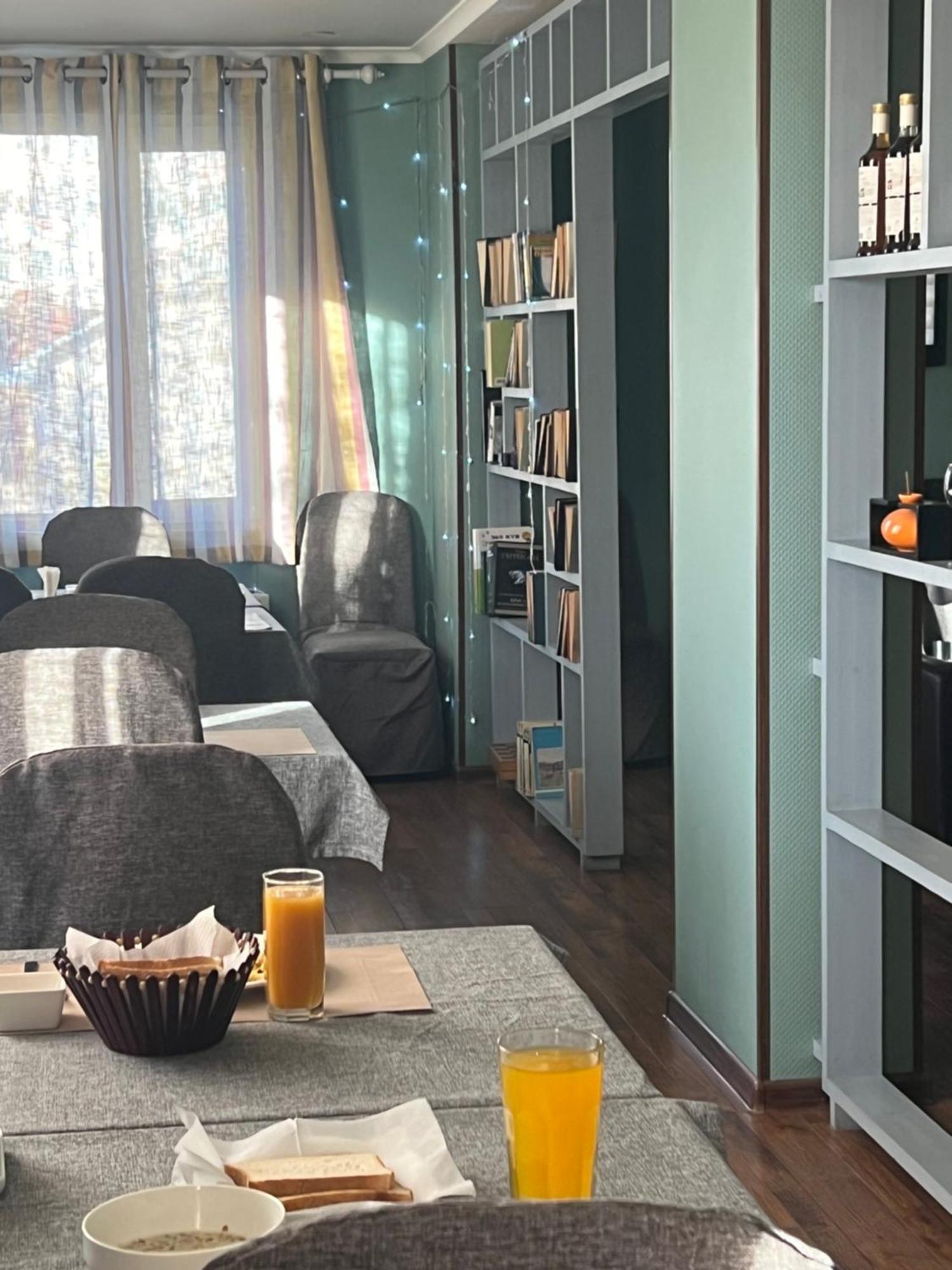 Salut Hotel Bisjkek Eksteriør bilde