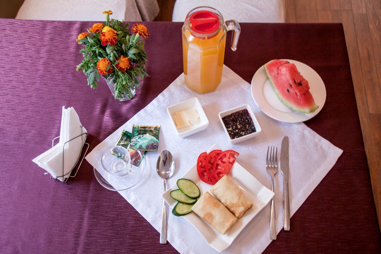 Salut Hotel Bisjkek Eksteriør bilde