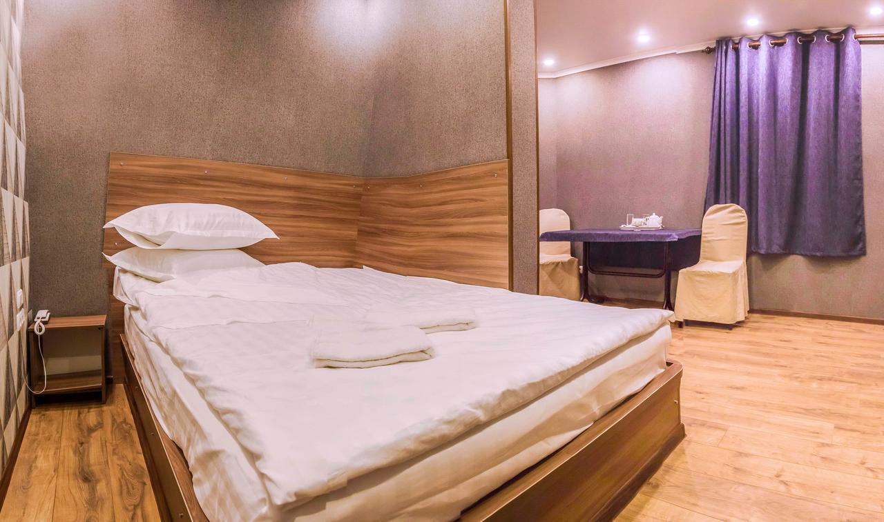 Salut Hotel Bisjkek Eksteriør bilde