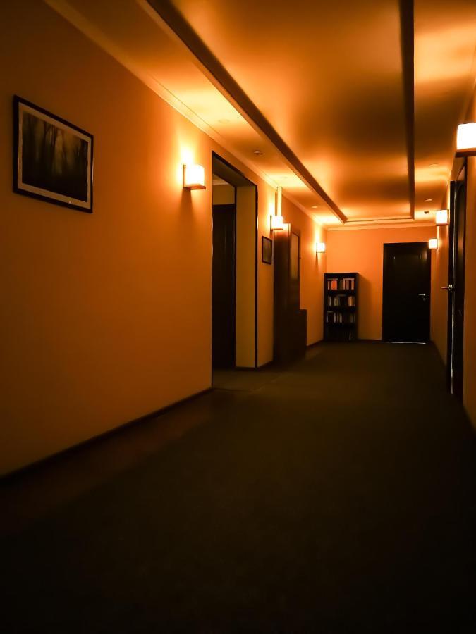 Salut Hotel Bisjkek Eksteriør bilde